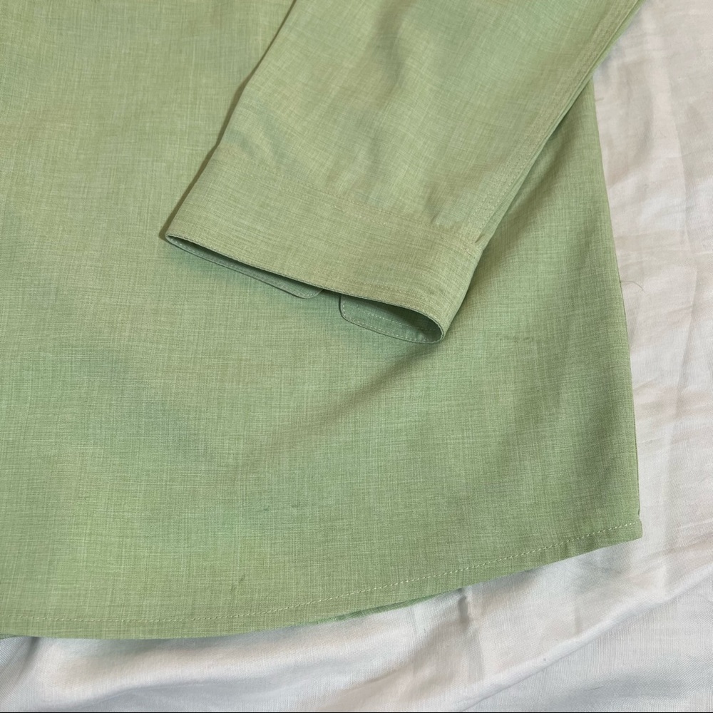 Orvis Men's Green Casual Button Down Shirt - Picture 11 of 13